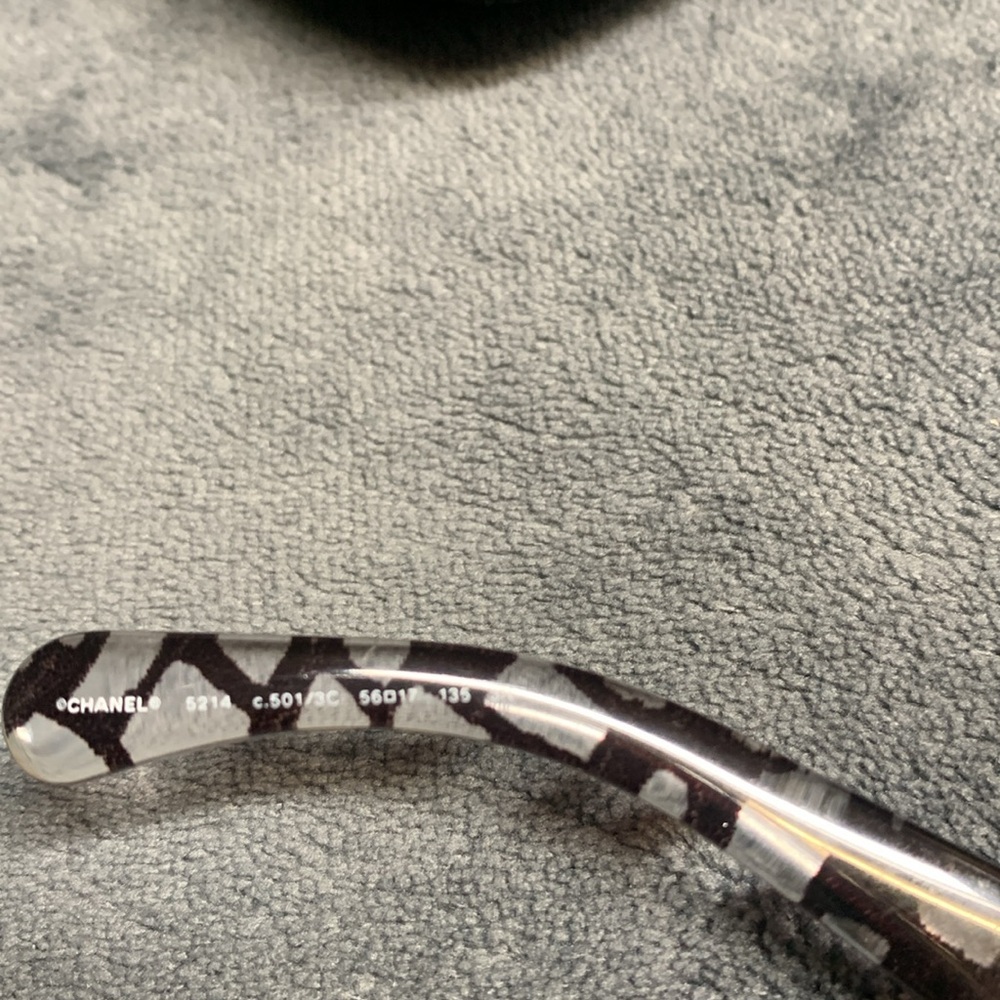 CHANEL Black Oversized Rectangular Sunglasses with Gradient Lenses - Picture 9 of 16